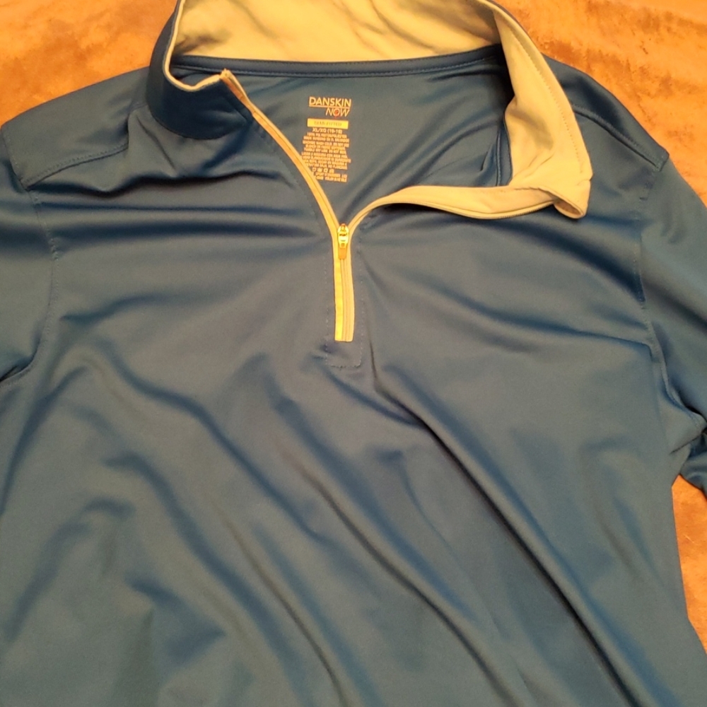Athletic Set - Picture 4 of 5